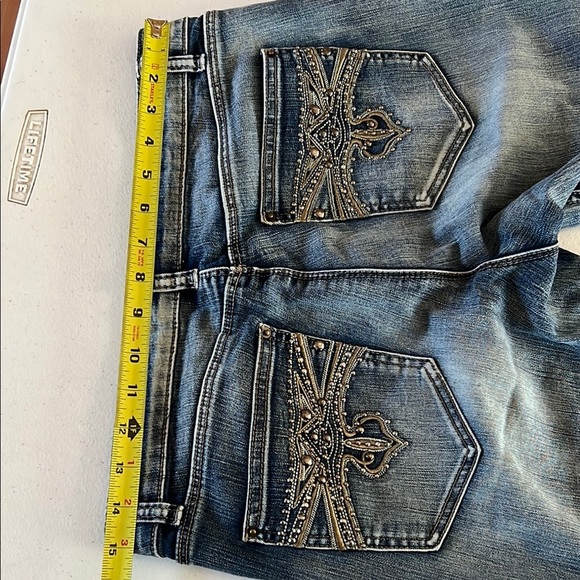 Cache Blue High‎ Rise Jeans with Distressed Details - Picture 6 of 14